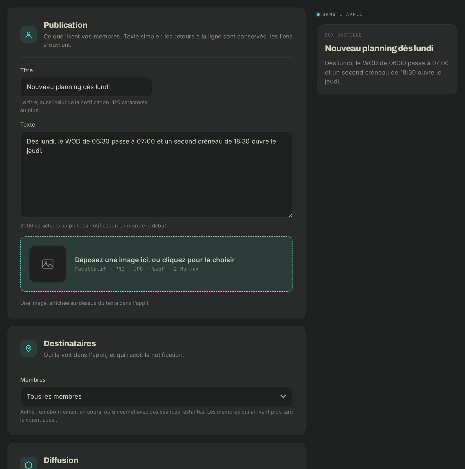 La rédaction d'une actualité, avec l'aperçu de ce que les membres voient dans l'application